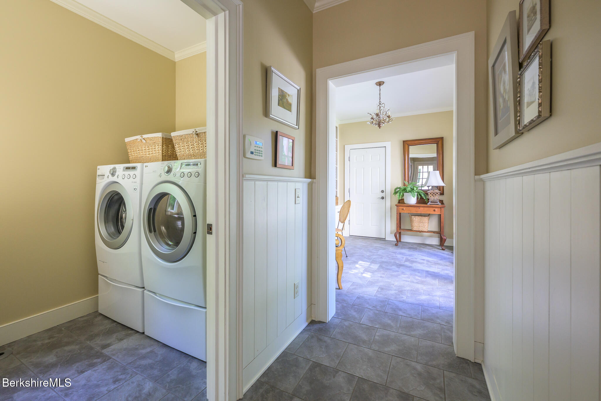 233 Monument Valley Road Great Barrington, MA 01230 - Photo 29 of 55 Laundry