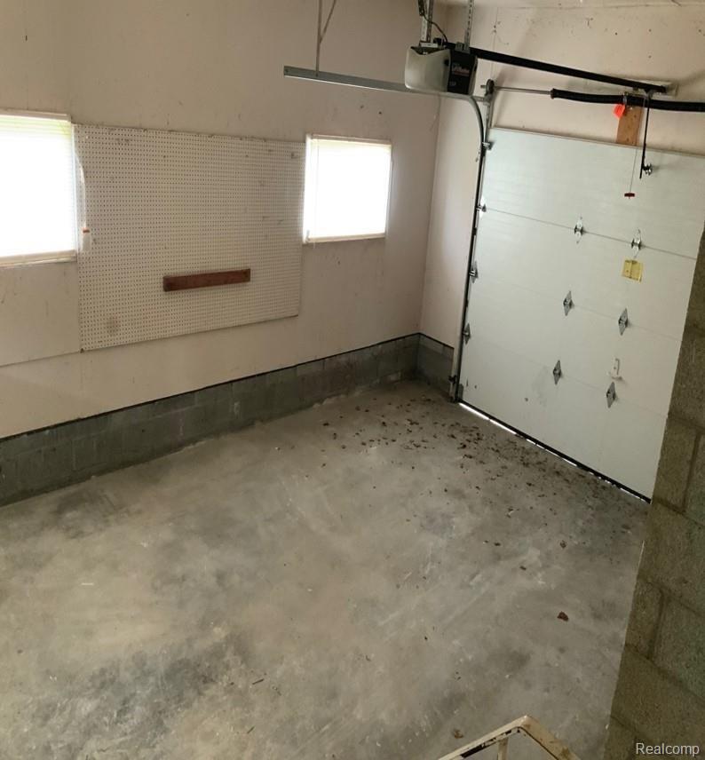 647 Ruff Drive Monroe, MI 48162 - Photo 26 of 36 garage