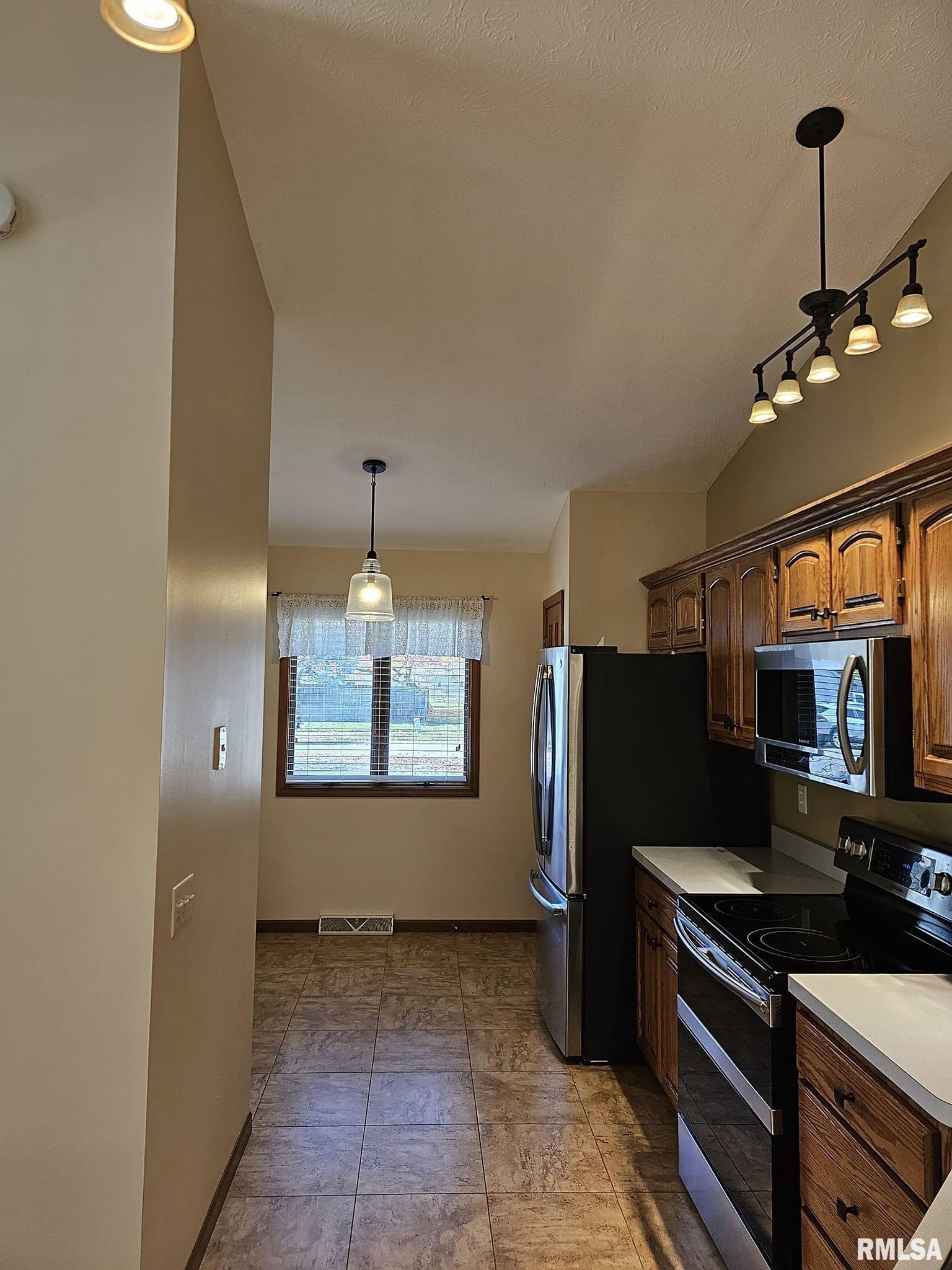 2414 Checkerberry Lane Springfield, IL 62711 - Photo 8 of 20