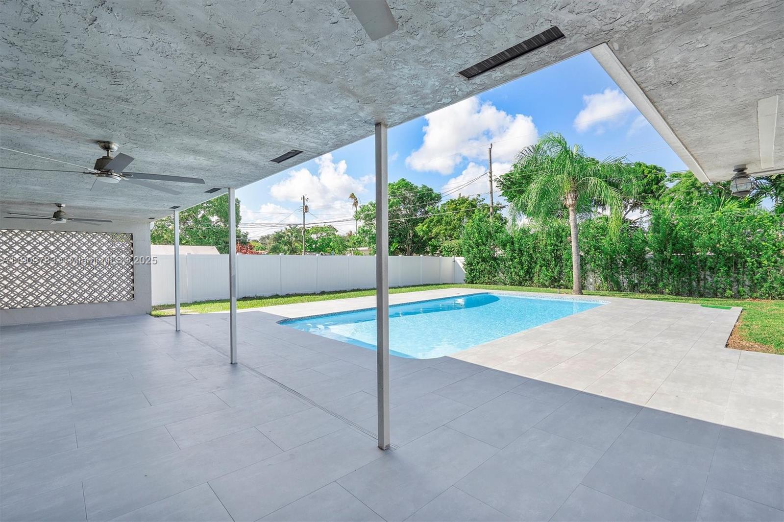 4309 Jackson Street Hollywood, FL 33021 - Photo 33 of 39 a view of a backyard