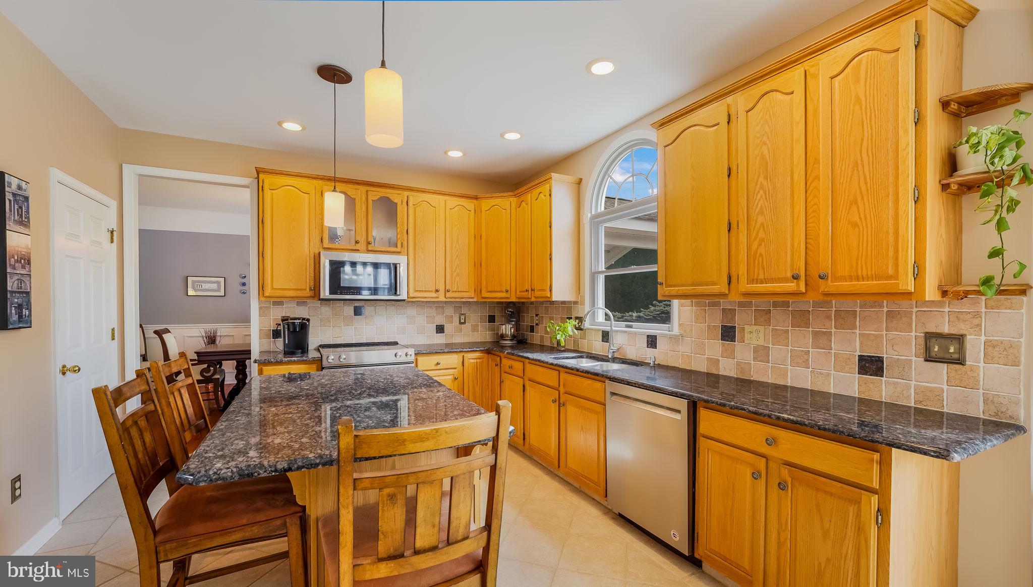 5069 Ryan Road Pipersville, PA 18947 - Photo 16 of 48 Kitchen with granite countertops