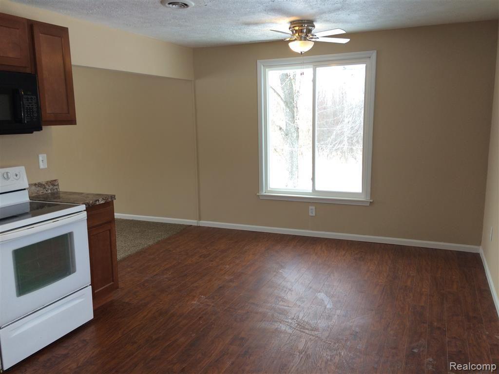 10772 North Nicholson Road Fowlerville, MI 48836 - Photo 4 of 27