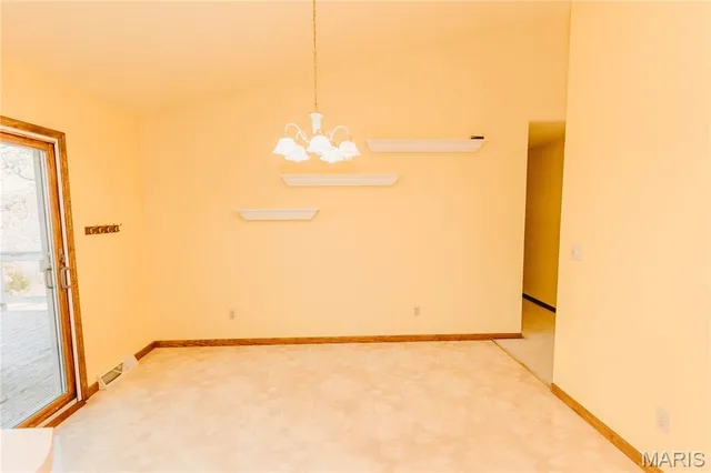 $279,500 | 16955 Lensman Drive, St. Robert, MO 65584