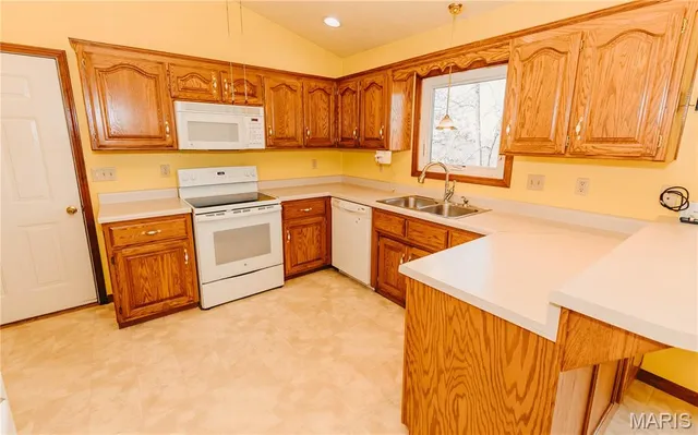 $279,500 | 16955 Lensman Drive, St. Robert, MO 65584