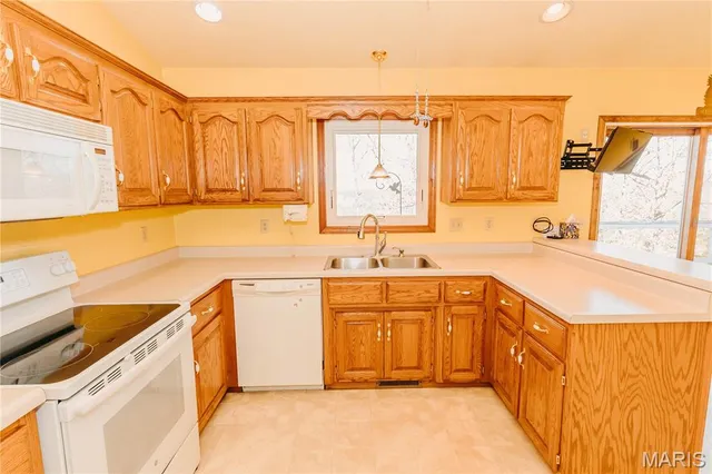 $279,500 | 16955 Lensman Drive, St. Robert, MO 65584