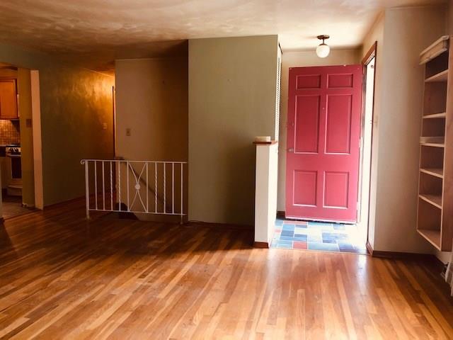 208 Hillendale Road Pittsburgh, PA 15237 - Photo 6 of 25
