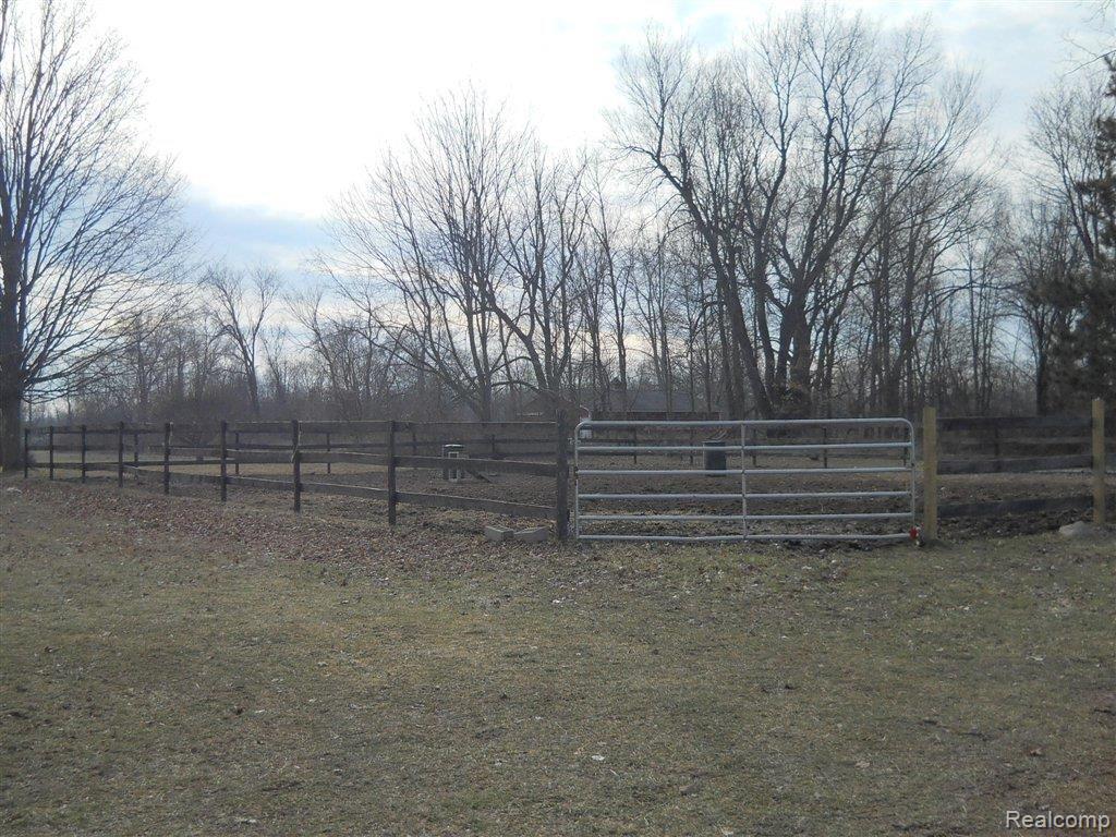 451 North Five Lakes Road Lapeer, MI 48446 - Photo 3 of 10 451 N. Five Lakes Dr. 007.jpg