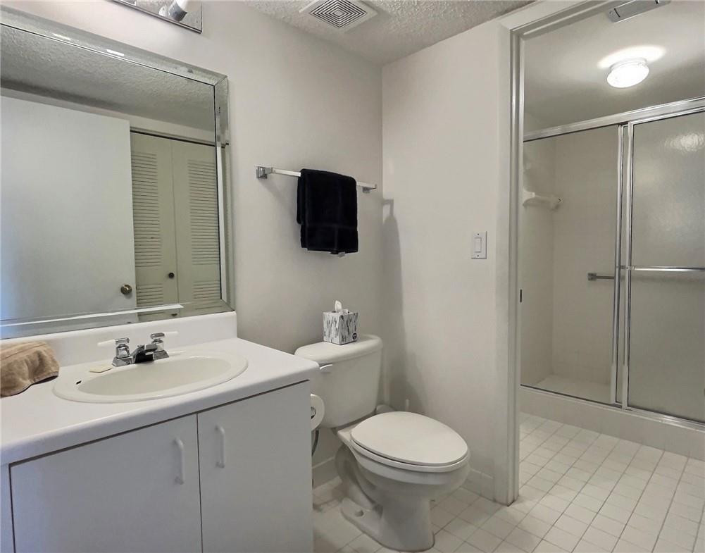 9537 Weldon Circle, Unit I308 Tamarac, FL 33321 - Photo 8 of 12 1/2 Bath