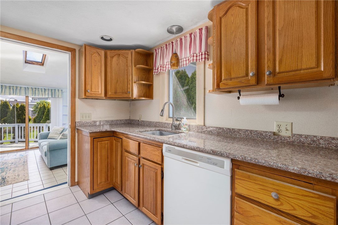2 Major Arnold Road Narragansett, RI 02882 - Photo 8 of 38 Gallery Image 8