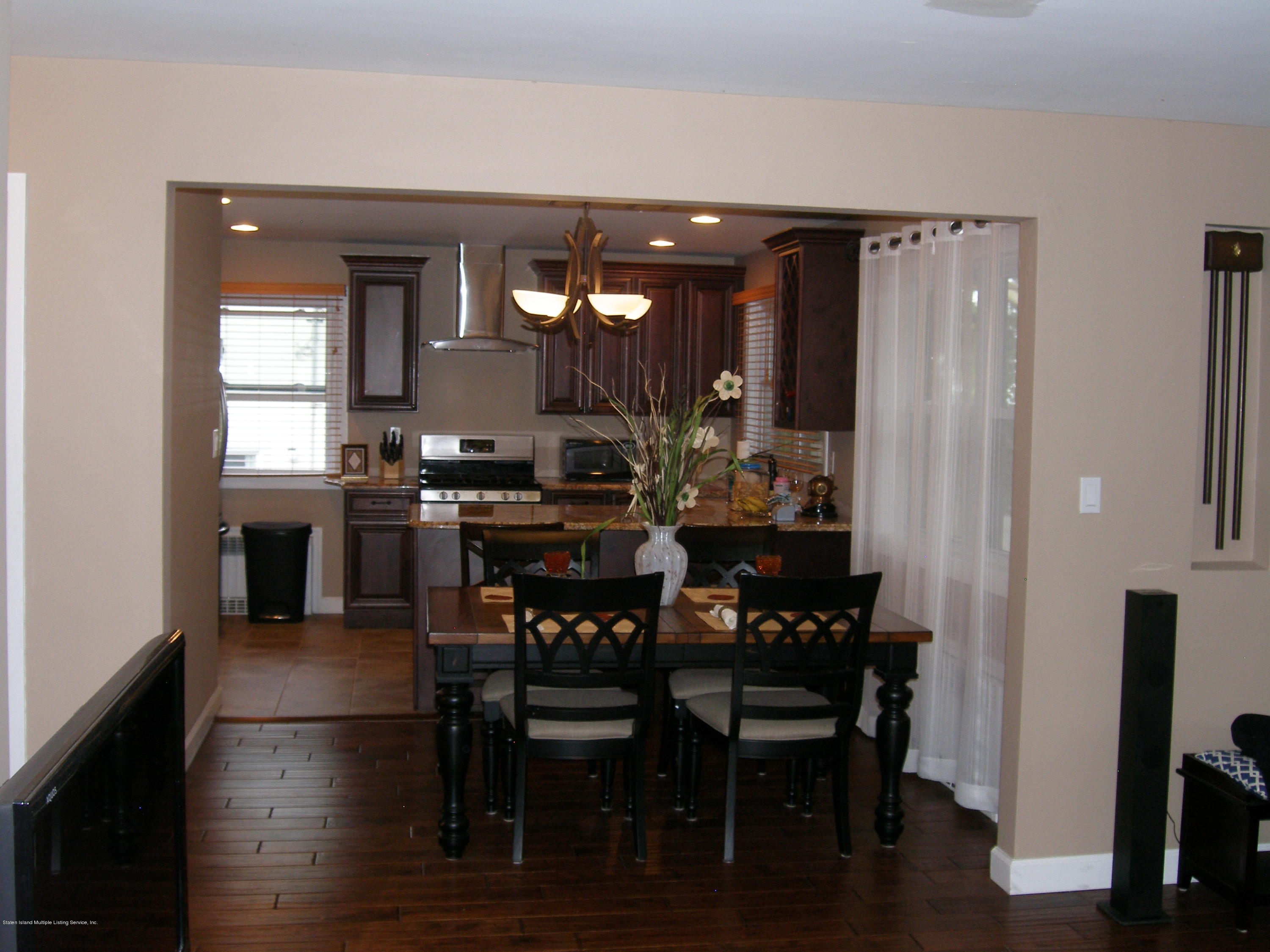 87 Longview Road Staten Island, NY 10304 - Photo 8 of 17 PA050595