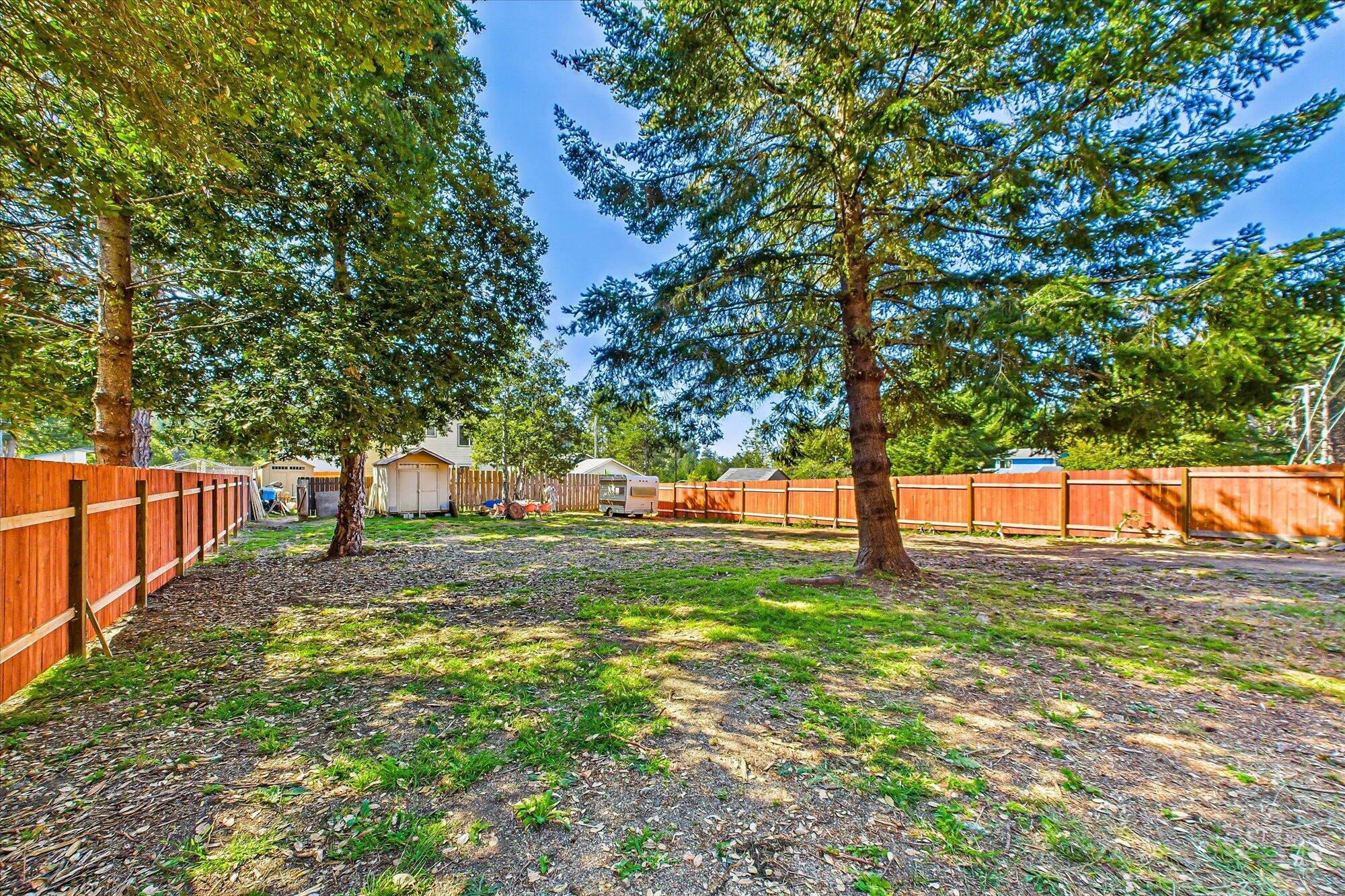 199 Spring Road Whitethorn, CA 95589 - Photo 30 of 37