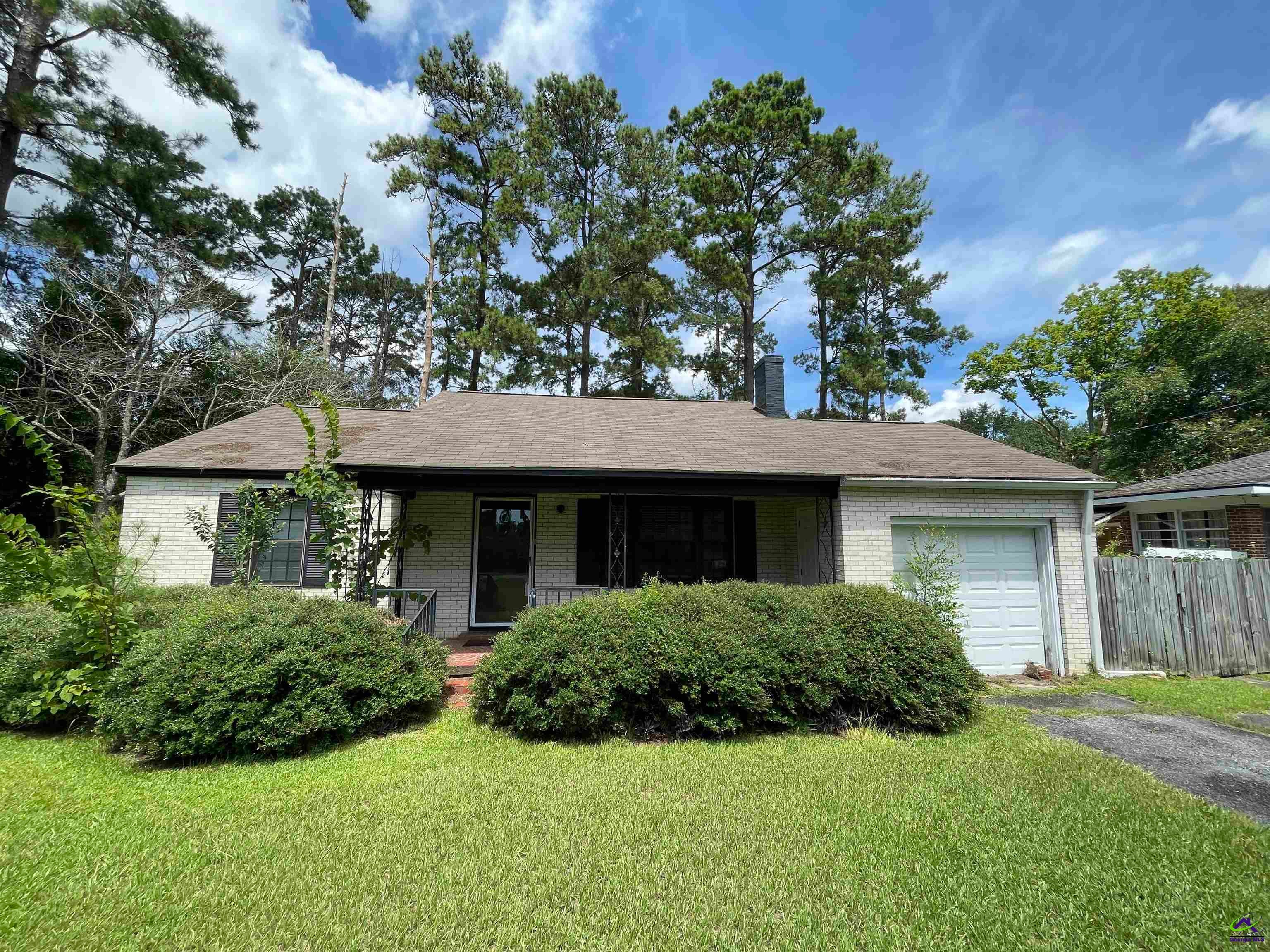 110 Southwest Peter Street Cochran, GA 31014 - Photo 2 of 19 Gallery Image 2