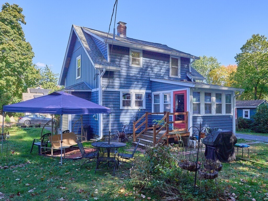 34 Reed Street Worcester, MA 01602 - Photo 8 of 33 Gallery Image 8
