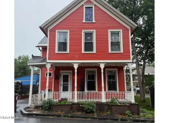 $400,000 | 33 Covel Avenue, Round Lake, NY 12151
