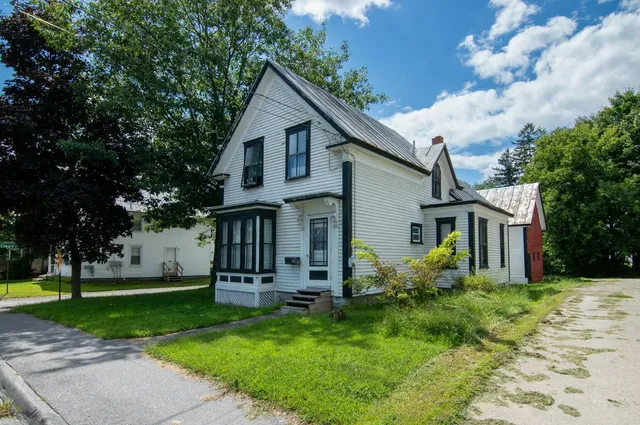 $185,000 | 86 North Avenue, Skowhegan, ME 04976