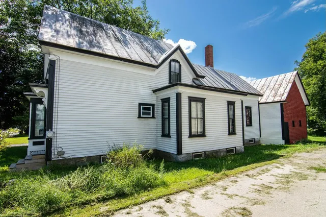 $185,000 | 86 North Avenue, Skowhegan, ME 04976