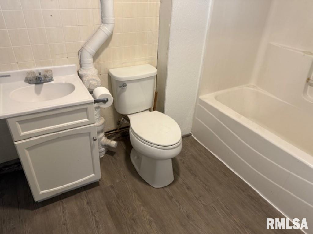 129 Edgehill Avenue Creve Coeur, IL 61610 - Photo 12 of 17