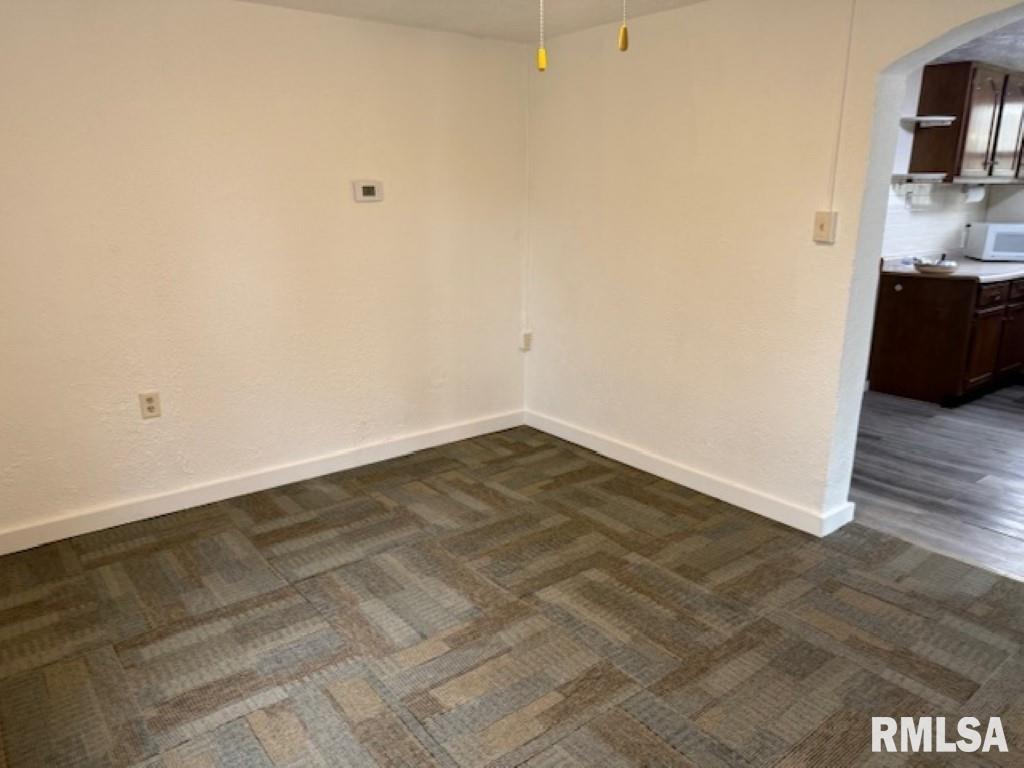 129 Edgehill Avenue Creve Coeur, IL 61610 - Photo 9 of 17