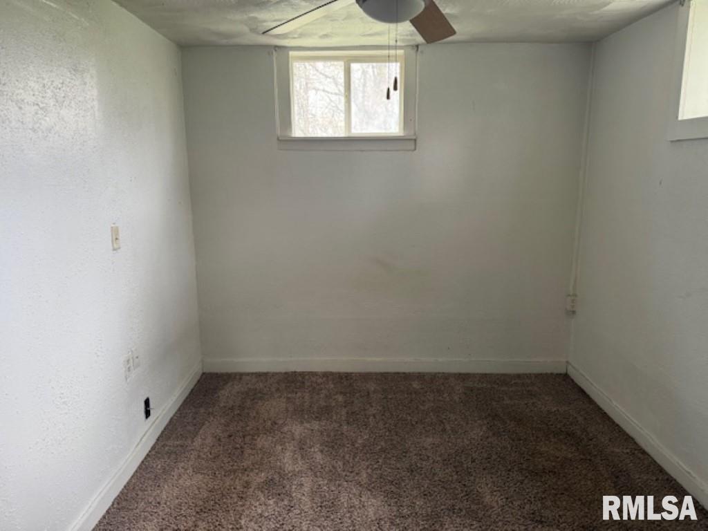 129 Edgehill Avenue Creve Coeur, IL 61610 - Photo 10 of 17