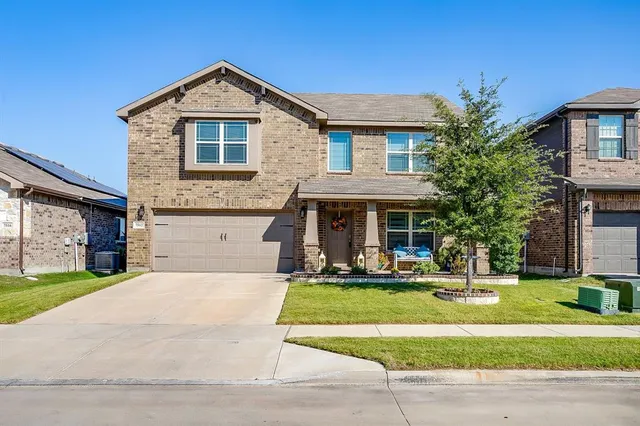$350,000 | 7512 Gangway Drive, Fort Worth, TX 76179