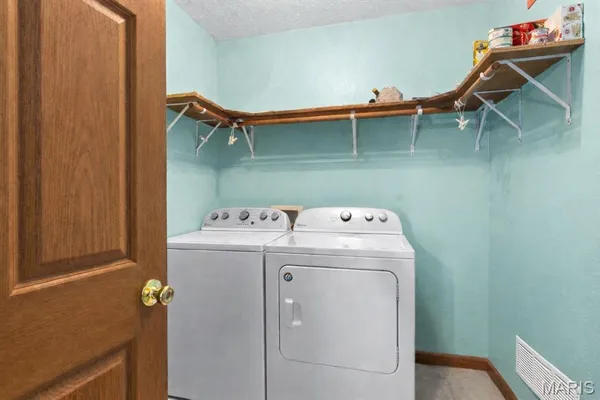 $215,000 | 120 East Hunters Ridge, Valmeyer, IL 62295