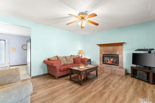 $215,000 | 120 East Hunters Ridge, Valmeyer, IL 62295