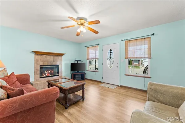 $215,000 | 120 East Hunters Ridge, Valmeyer, IL 62295