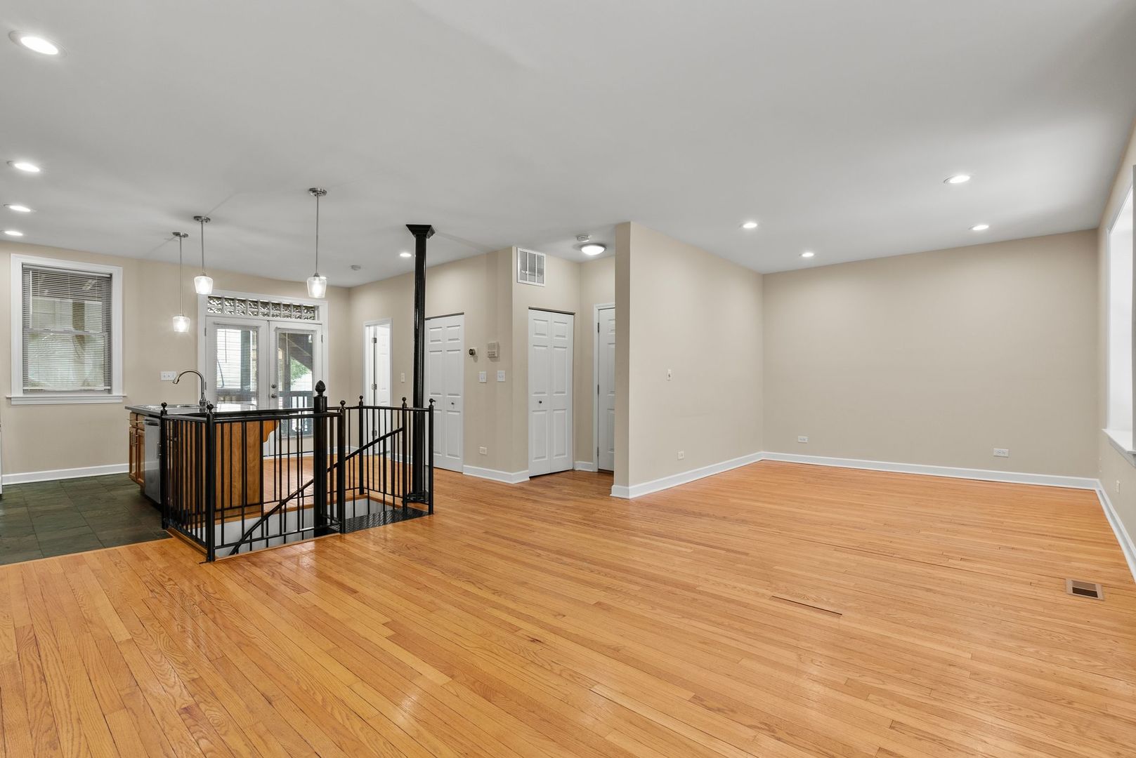 3105 West George Street, Unit 1 Chicago, IL 60618 - Photo 3 of 18