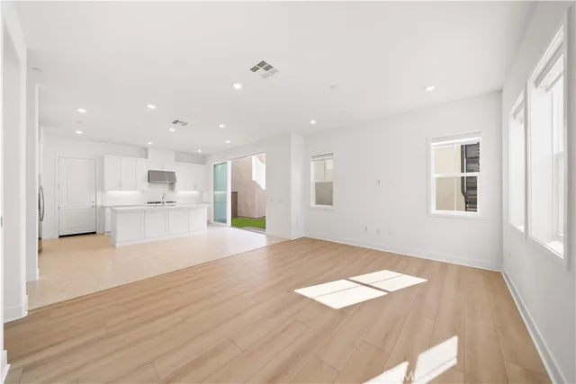 $1,428,000 | 297 Shoveler, Irvine, CA 92618