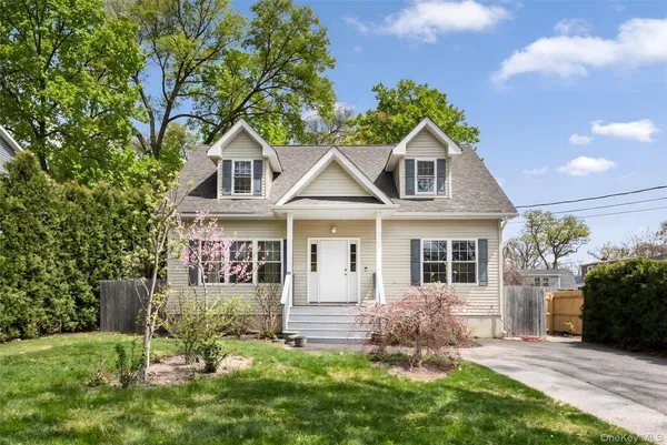 $549,900 | 159 Main Avenue, Mastic, NY 11950
