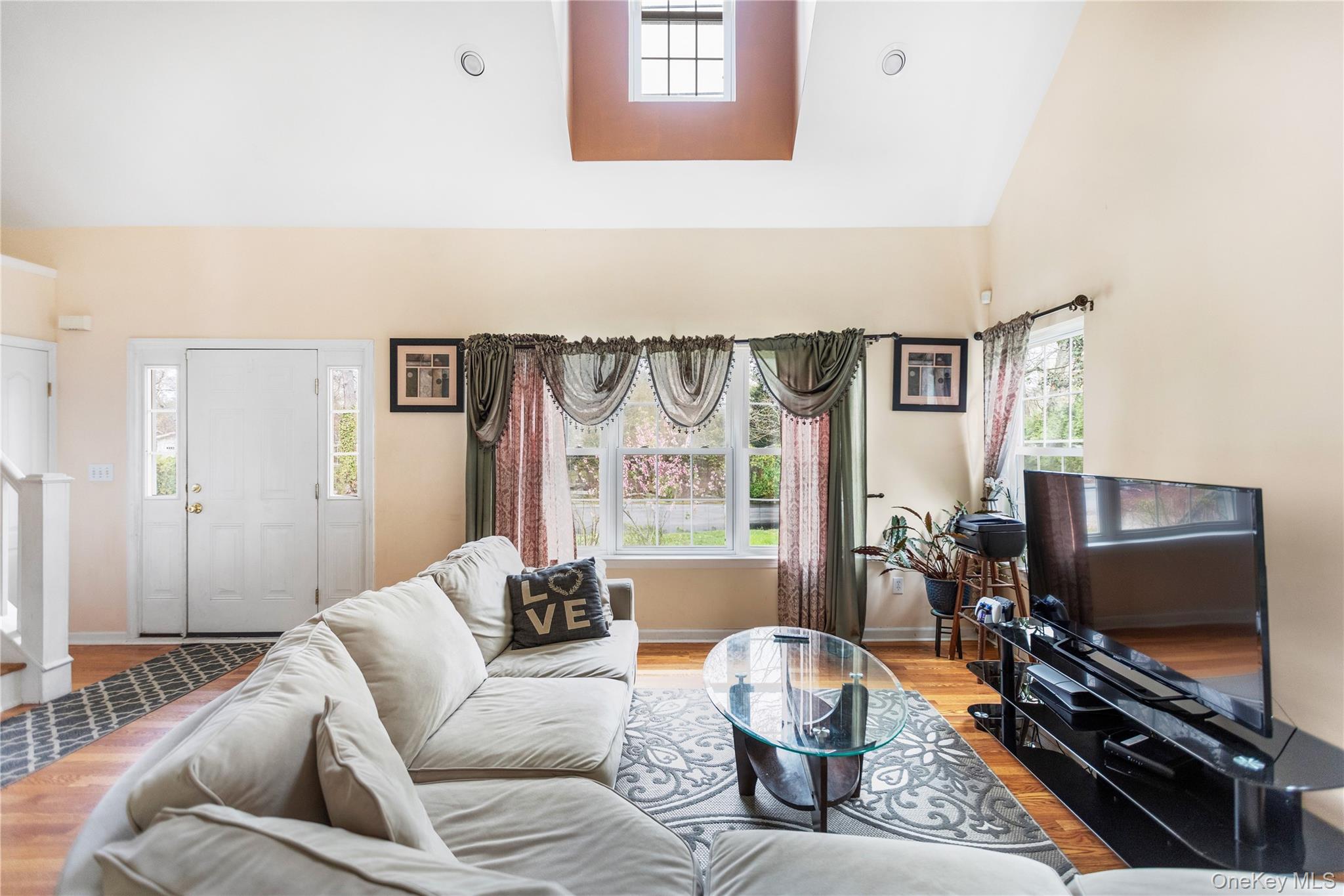159 Main Avenue Mastic, NY 11950 - Photo 5 of 15