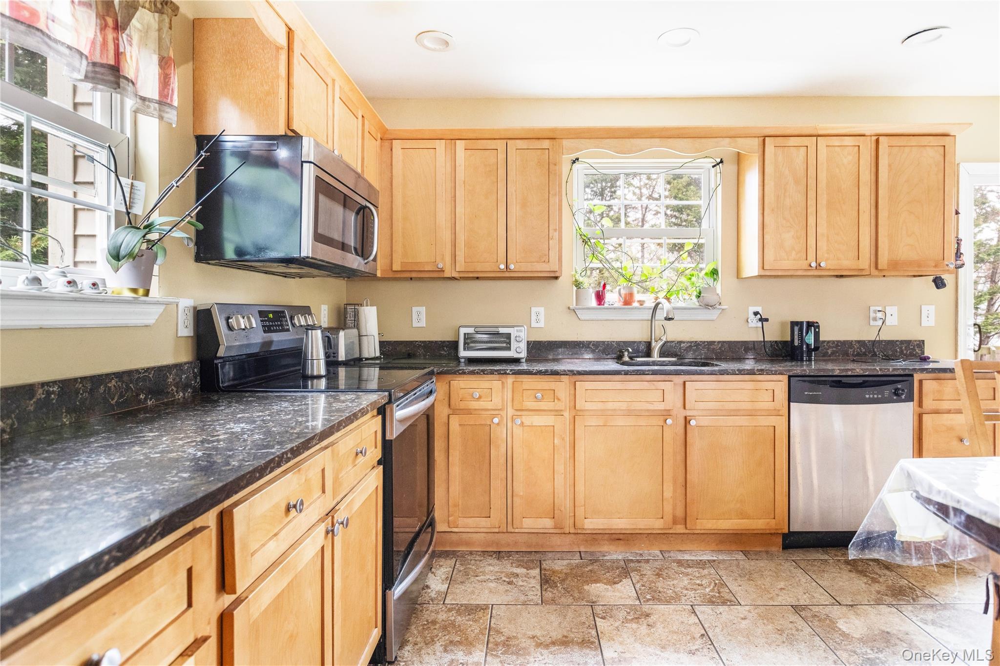 159 Main Avenue Mastic, NY 11950 - Photo 6 of 15