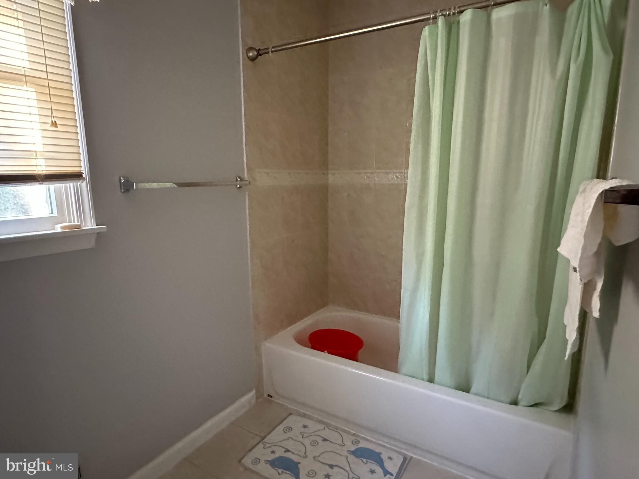 703 Lora Lane Hockessin, DE 19707 - Photo 20 of 28 a bathroom with a shower