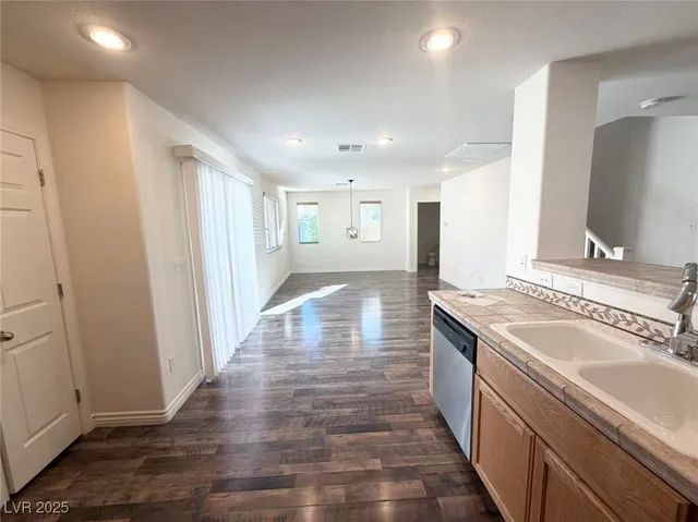 $1,950 | 8874 Brindisi Park Avenue, Las Vegas, NV 89148