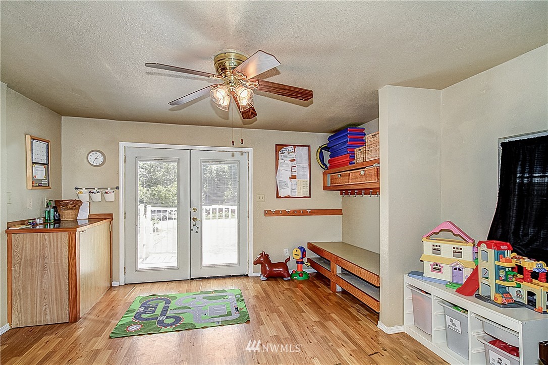 23815 1st Avenue West Bothell, WA 98021 - Photo 6 of 18 Gallery Image 6