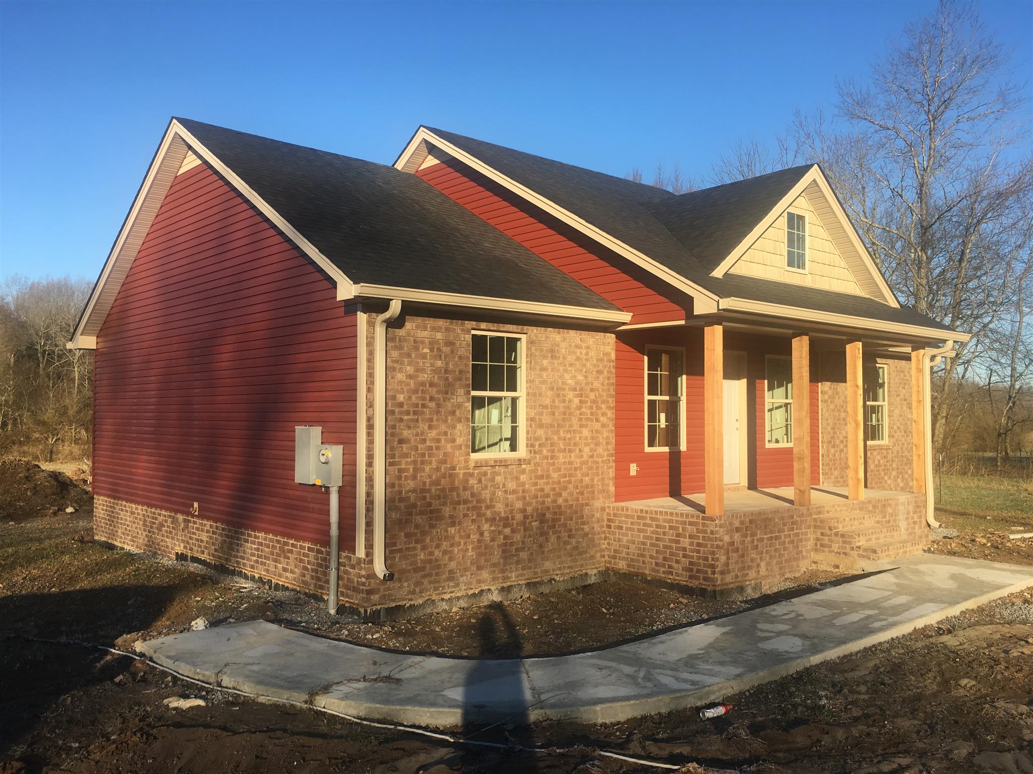 1909 Rock Bridge Road Bethpage, TN 37022 - Photo 2 of 4 a front view of a house with entertaining space