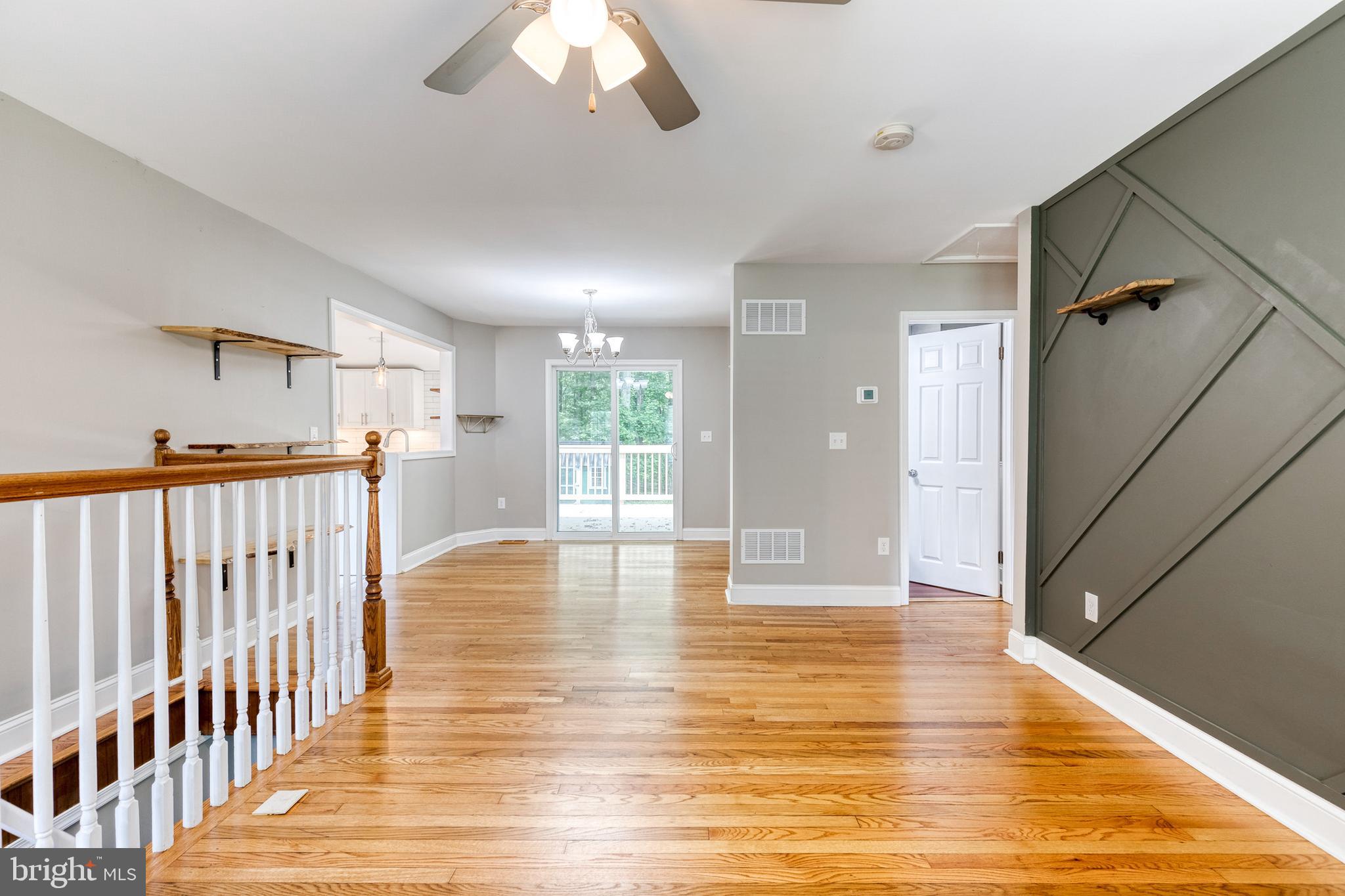6922 Hollenberry Road Sykesville, MD 21784 - Photo 3 of 19 Living Room