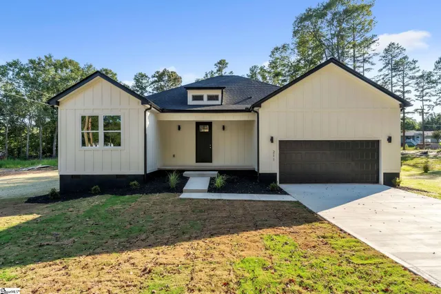 $439,999 | 211 Chestnut Drive, Belton, SC 29627