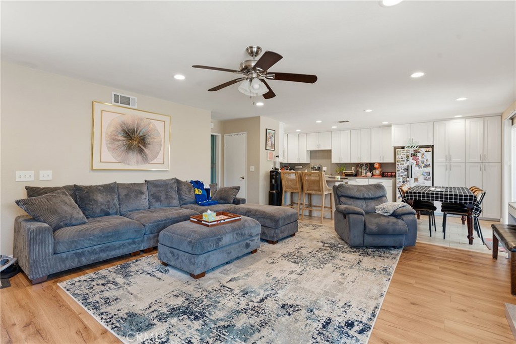 5259 Creekside Road Camarillo, CA 93012 - Photo 6 of 20