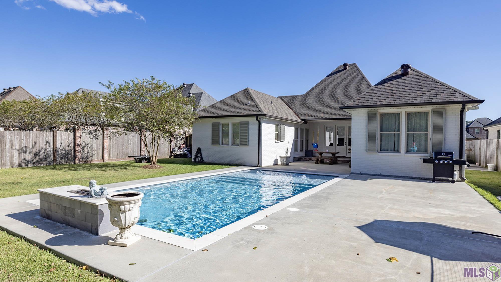 241 Rue Richard Gray, LA 70359 - Photo 4 of 28