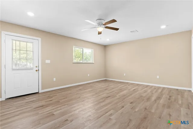 $1,000 | 706 North 16th Street, Unit B, Temple, TX 76501