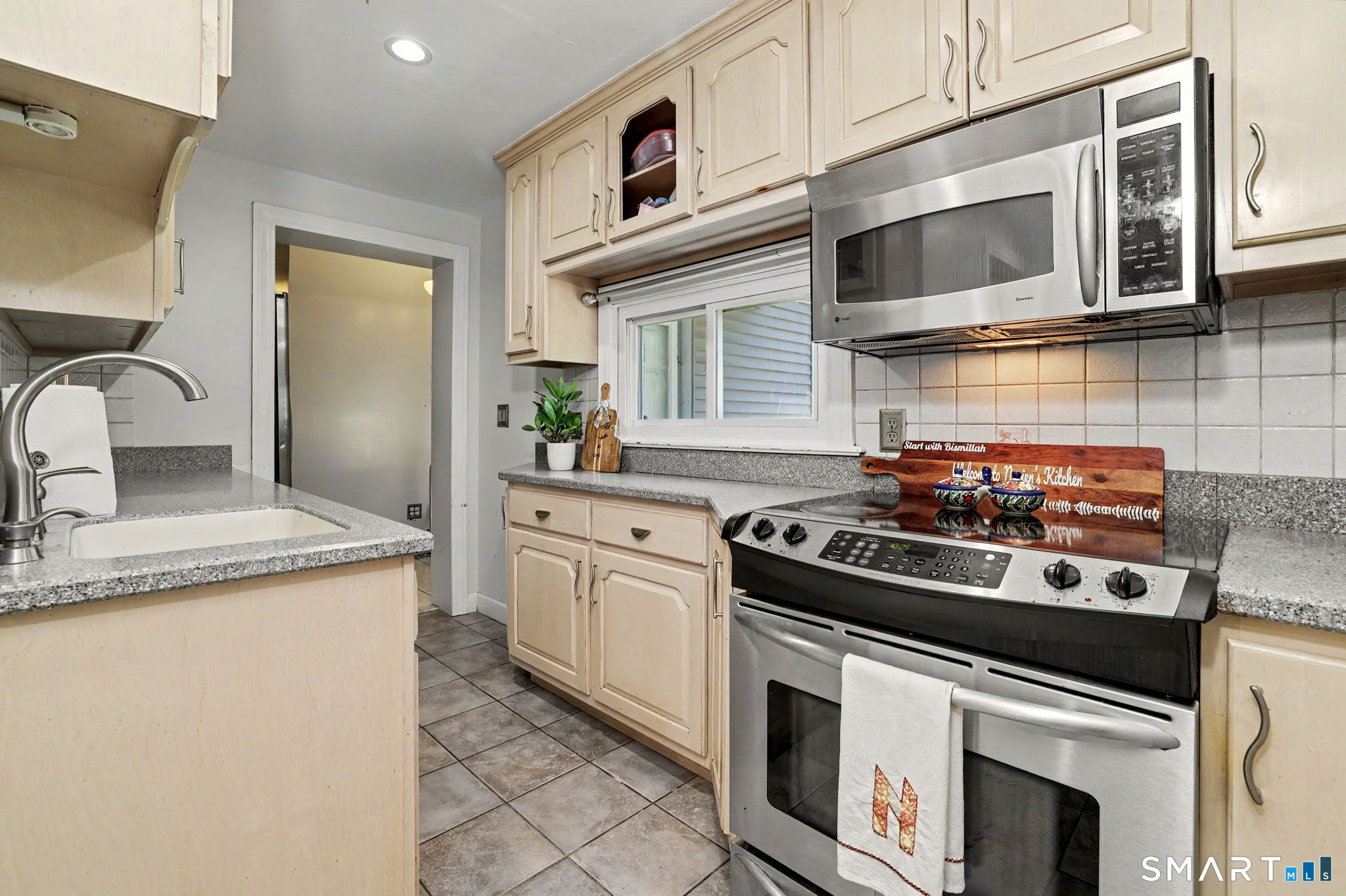 36 Donovan Road Naugatuck, CT 06770 - Photo 8 of 25