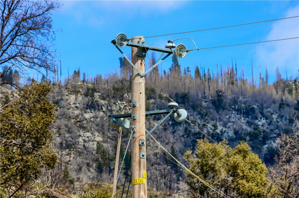 59827 Hillcrest Road North Fork, CA 93643 - Photo 23 of 33 Power pole on property