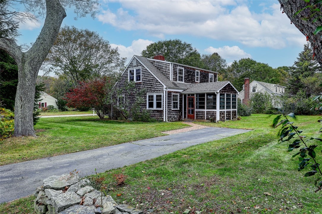 26 Acacia Road Bristol, RI 02809 - Photo 5 of 31 Driveway Entrance