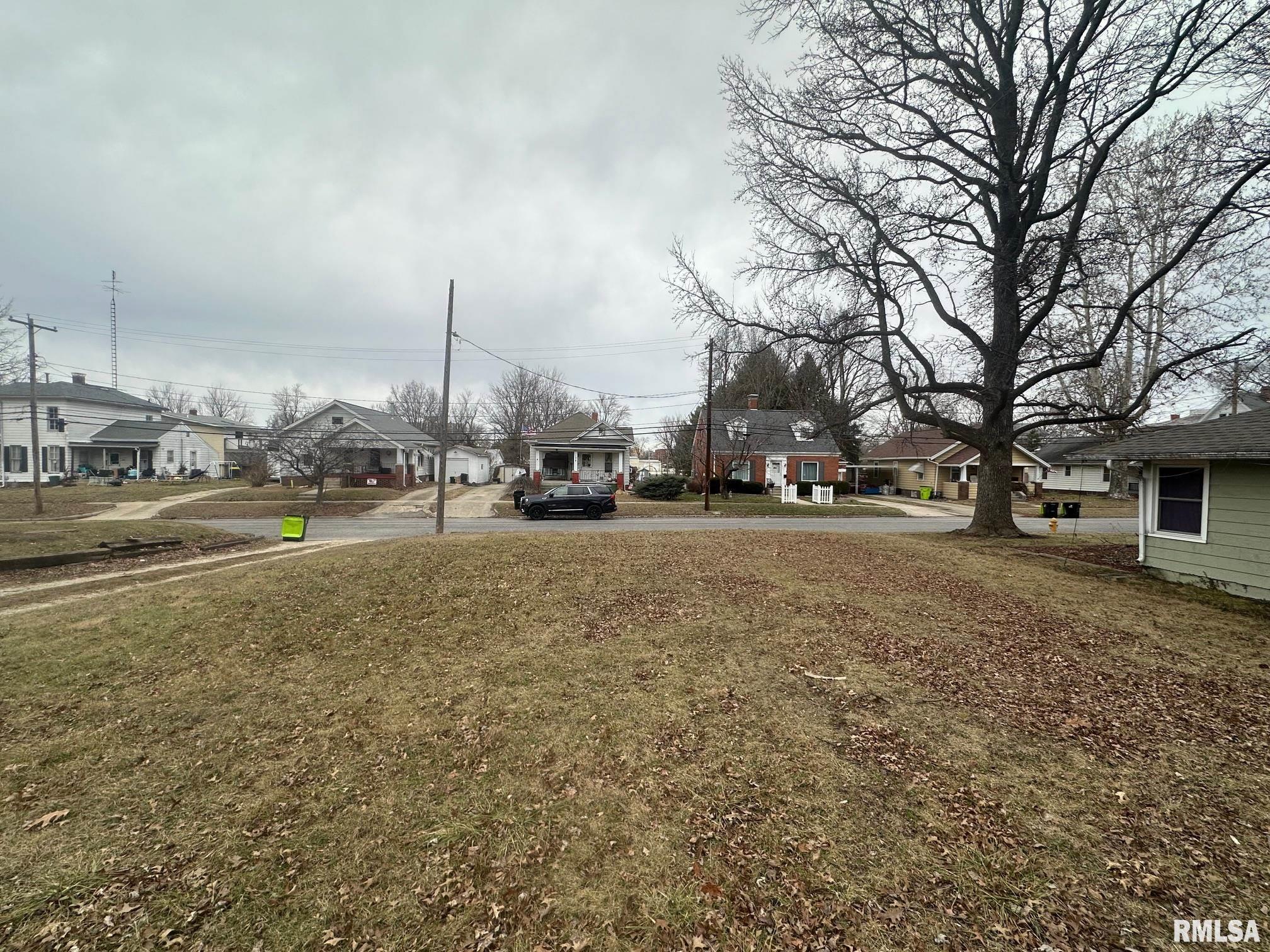 137 West Chambers Street Jacksonville, IL 62650 - Photo 4 of 4