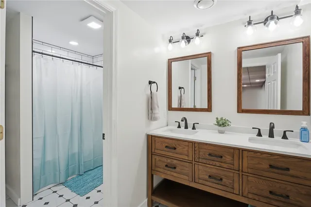 $625,000 | 207 Dodgins Lane, Seneca, SC 29672