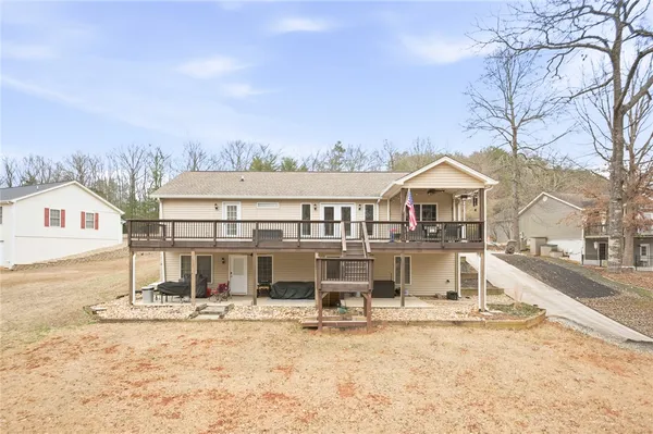 $595,000 | 207 Dodgins Lane, Seneca, SC 29672