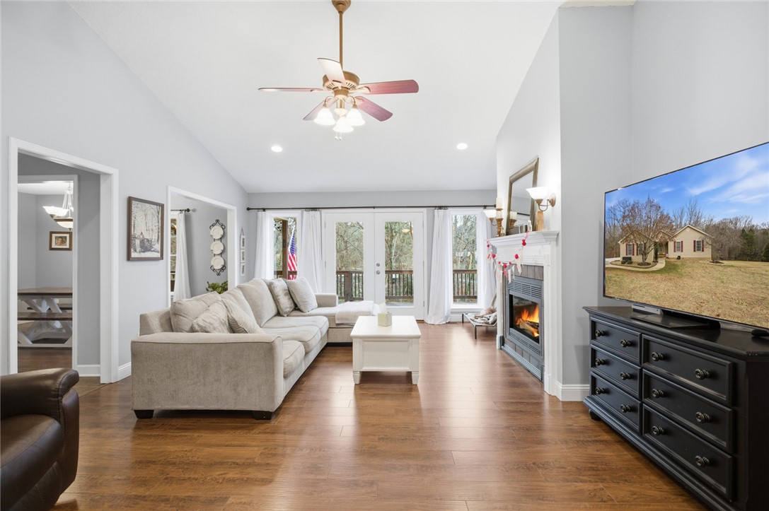 207 Dodgins Lane Seneca, SC 29672 - Photo 6 of 49