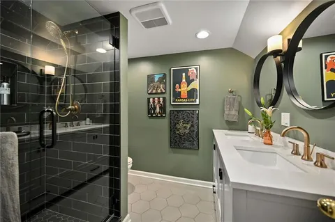 $385,000 | 417 East 69th Terrace, Kansas City, MO 64131