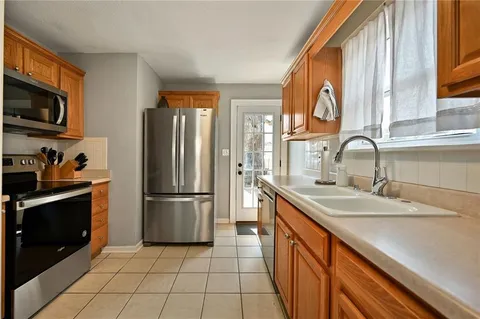 $385,000 | 417 East 69th Terrace, Kansas City, MO 64131